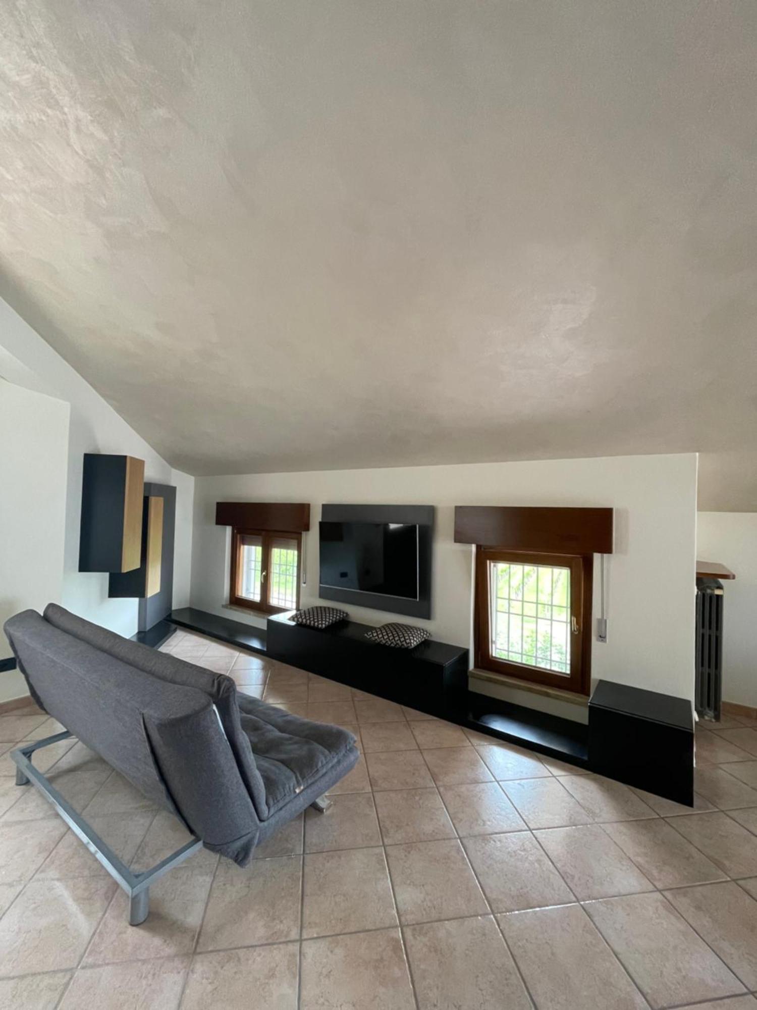 Casa Luigi - Appartamenti A Peschiera Del Garda Room photo