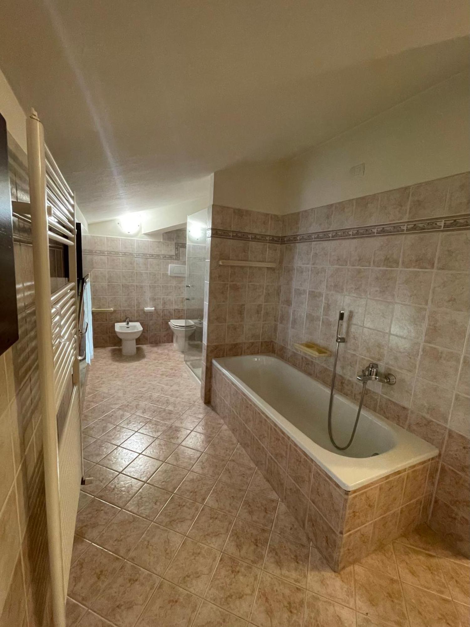 Casa Luigi - Appartamenti A Peschiera Del Garda Room photo