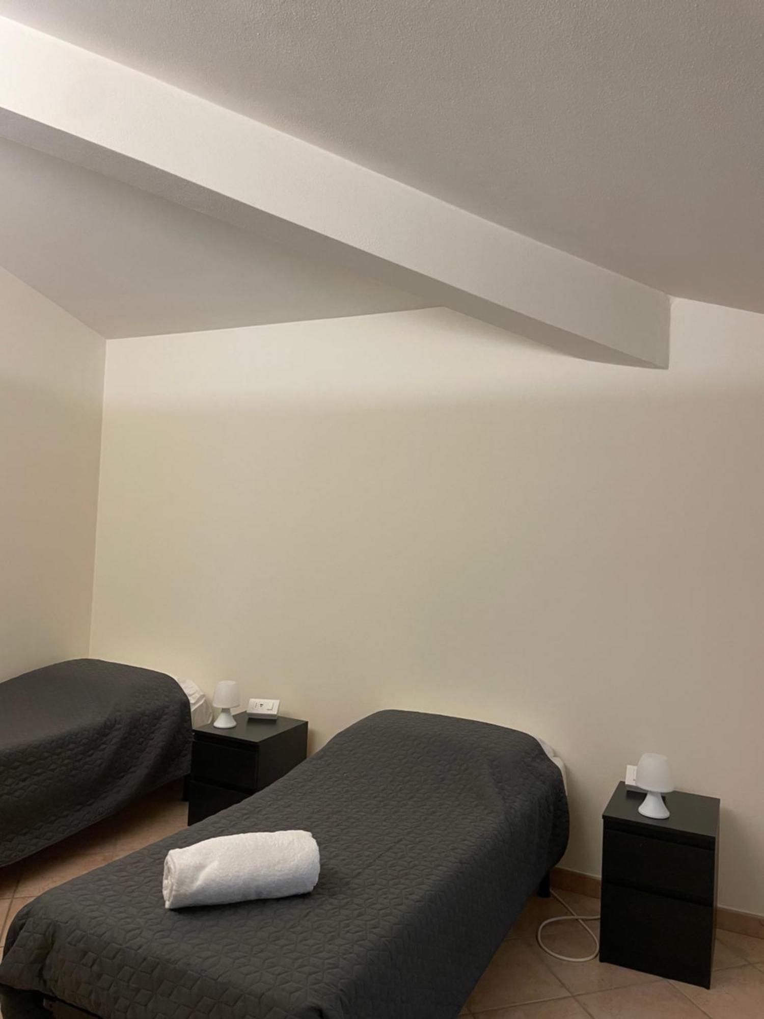Casa Luigi - Appartamenti A Peschiera Del Garda Room photo